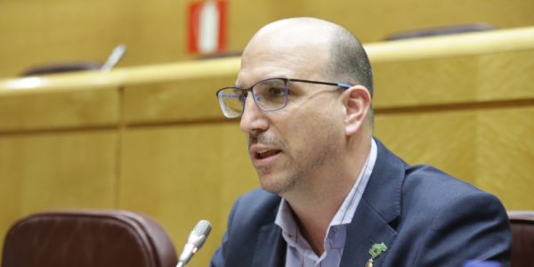 El ministro de Sanidad estudiará la propuesta de Teruel Existe para crear industria sanitaria en la España Vaciada