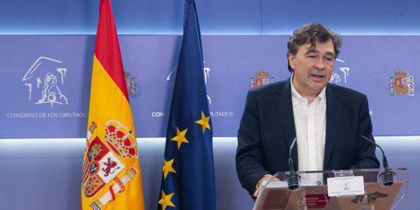 Tomás Guitarte presenta en el Congreso de los Diputados el Pacto por la reconstrucción de Teruel