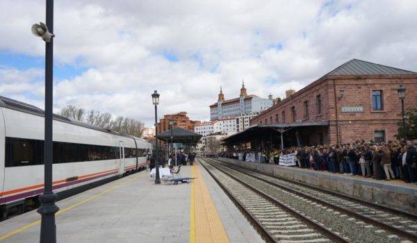 Teruel Existe pregunta al Gobierno por la recuperación de servicios ferroviarios y maquinistas en Teruel