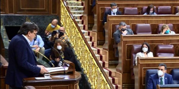 Guitarte pide a Sánchez evitar desplazamientos de los mayores para vacunarse  y destaca la angustia del turismo, hostelería y comercio en las provincias despobladas