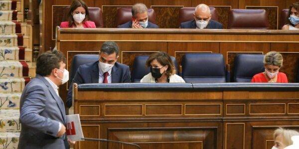Guitarte reprocha a Sánchez que es “lamentable” el acuerdo con el Gobierno de Aragón para sustituir trenes por taxis