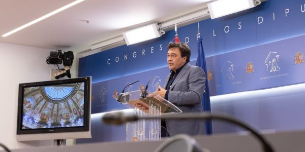 Guitarte denuncia la contradicción del Gobierno: pregonan políticas de cohesión territorial pero impera una visión urbanocentrista